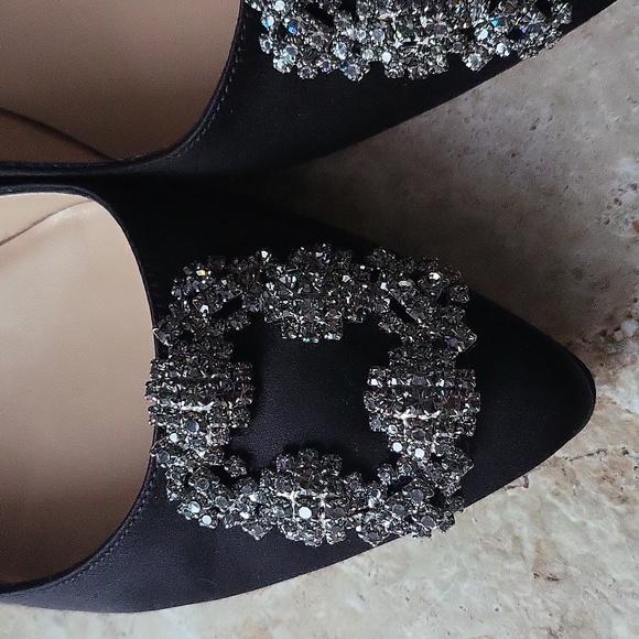 Manolo Blahnik Hangisi flats - Picture 1 of 13